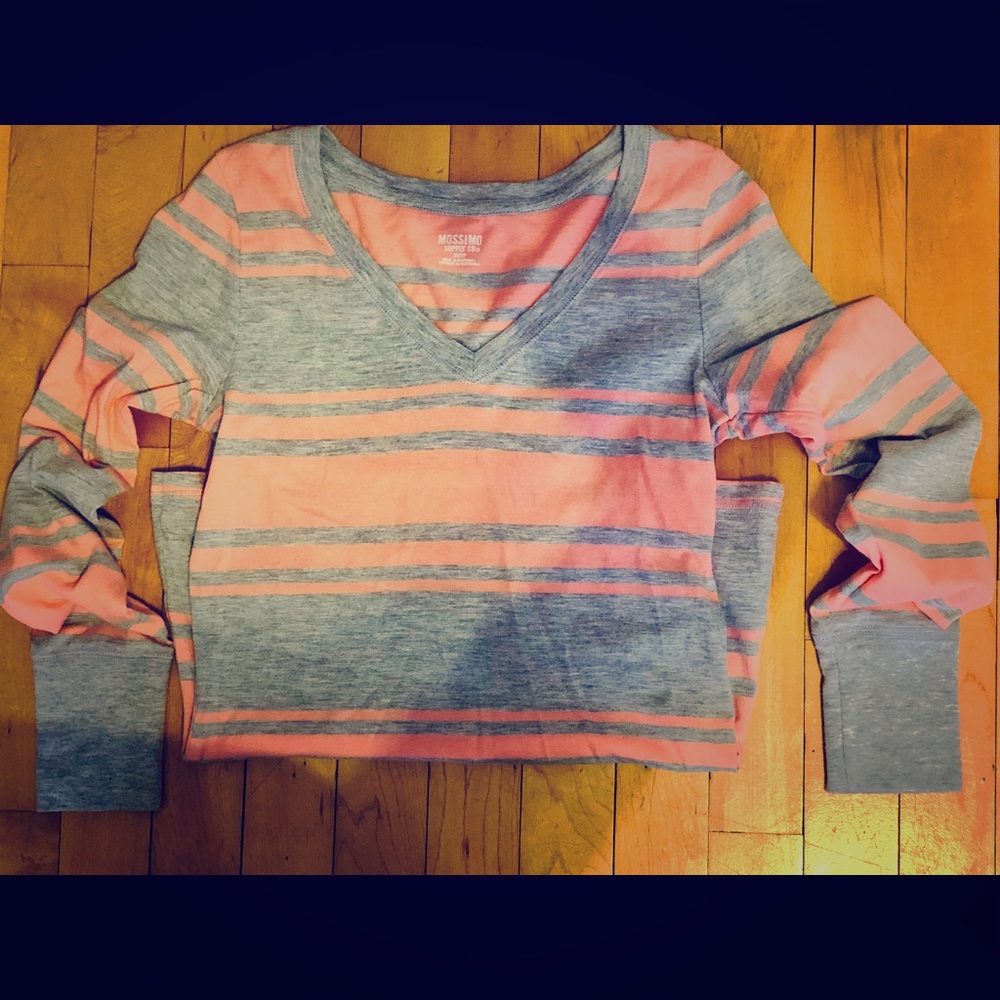 🌸🌸Adorable coral and gray shirt